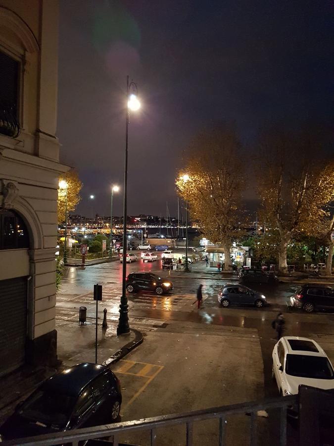 Napoli Lungomare Caracciolo Mon Amour Bagian luar foto