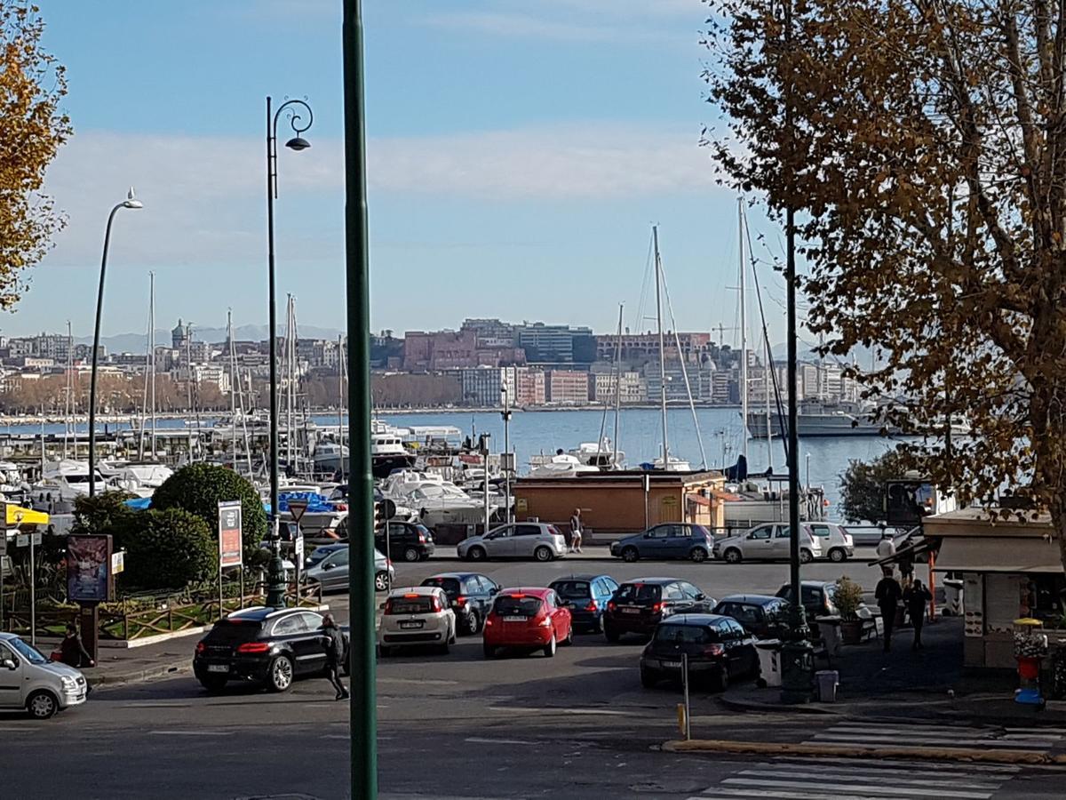 Napoli Lungomare Caracciolo Mon Amour Bagian luar foto