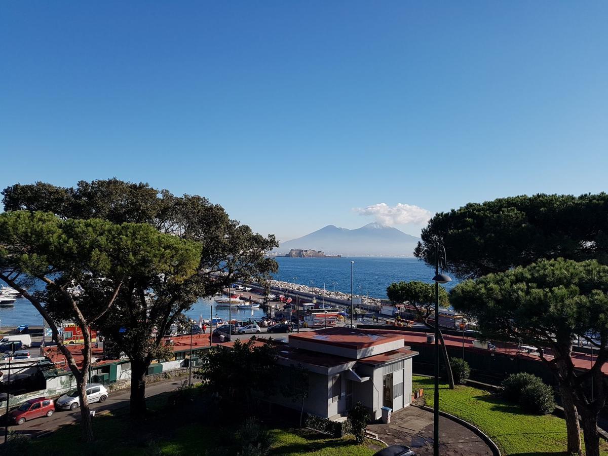 Napoli Lungomare Caracciolo Mon Amour Bagian luar foto