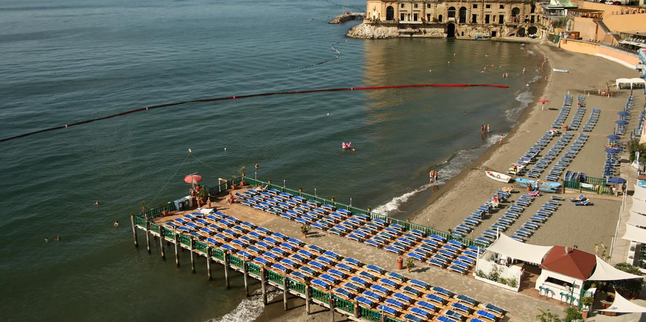 Napoli Lungomare Caracciolo Mon Amour Bagian luar foto