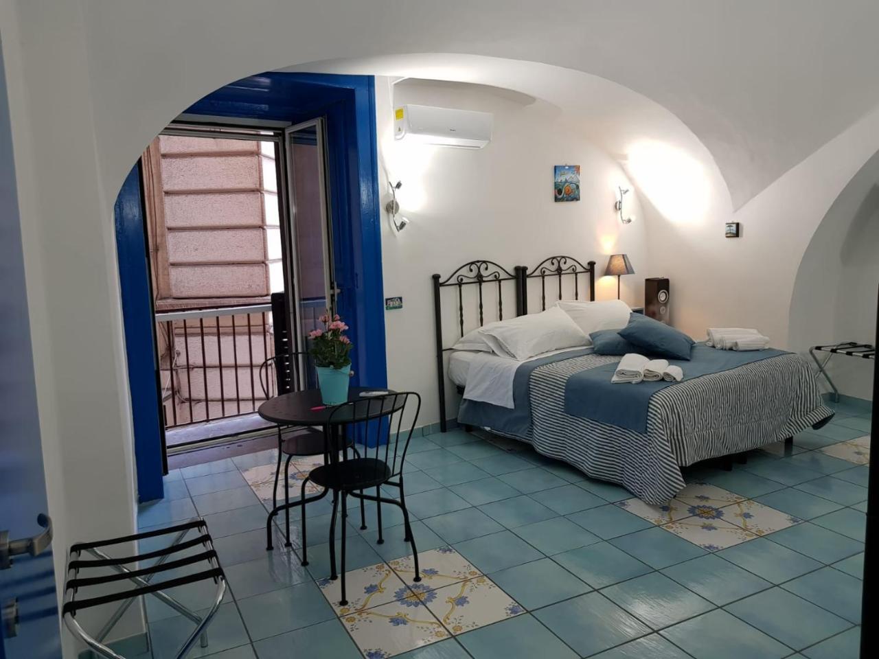 Napoli Lungomare Caracciolo Mon Amour Bagian luar foto